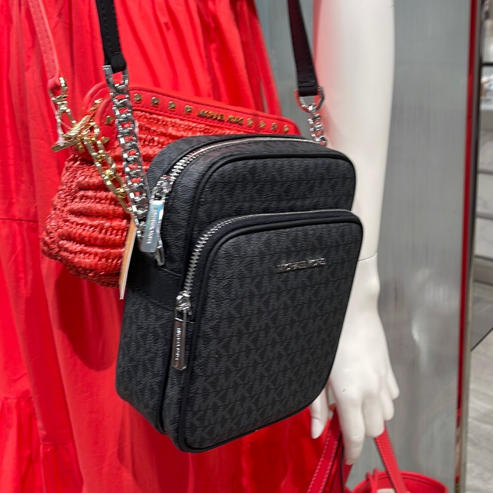 Michael Kors Jet Set Flight Crossbody black